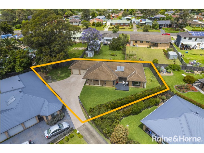 5 Meyer Place, Bomaderry NSW 2541