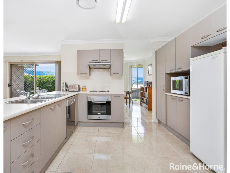 5 Meyer Place, Bomaderry NSW 2541