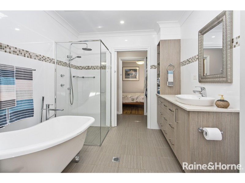 28 Jerry Bailey Road, Shoalhaven Heads NSW 2535