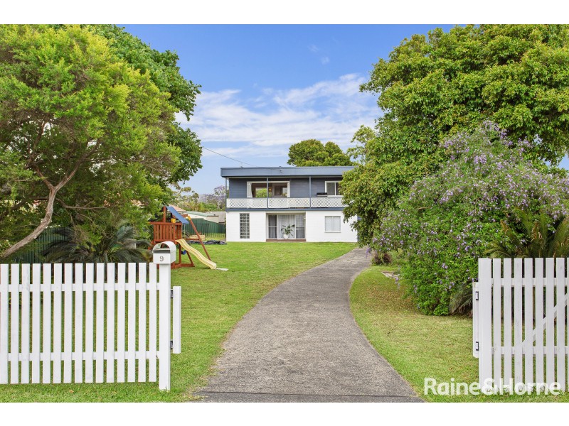 9 Mathews Street, Shoalhaven Heads NSW 2535
