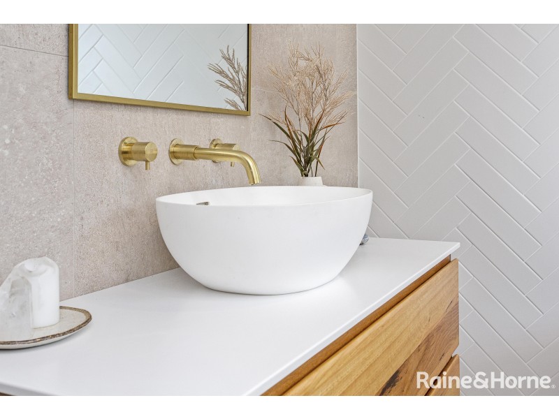 9 Mathews Street, Shoalhaven Heads NSW 2535