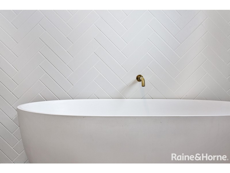 9 Mathews Street, Shoalhaven Heads NSW 2535