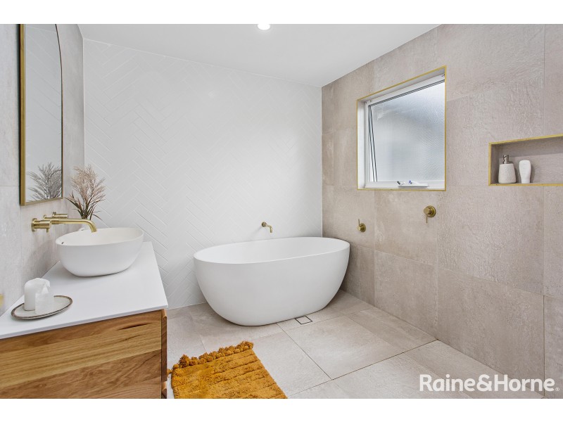 9 Mathews Street, Shoalhaven Heads NSW 2535