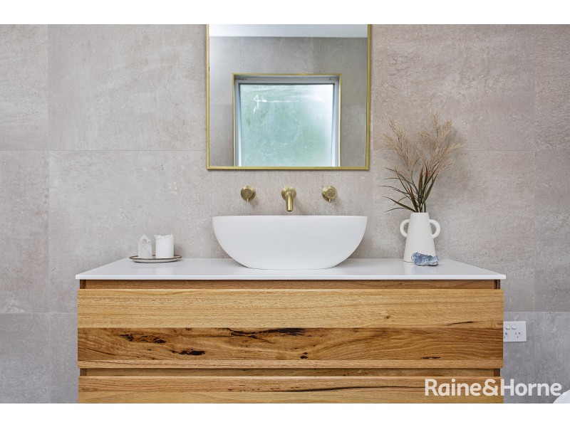 9 Mathews Street, Shoalhaven Heads NSW 2535