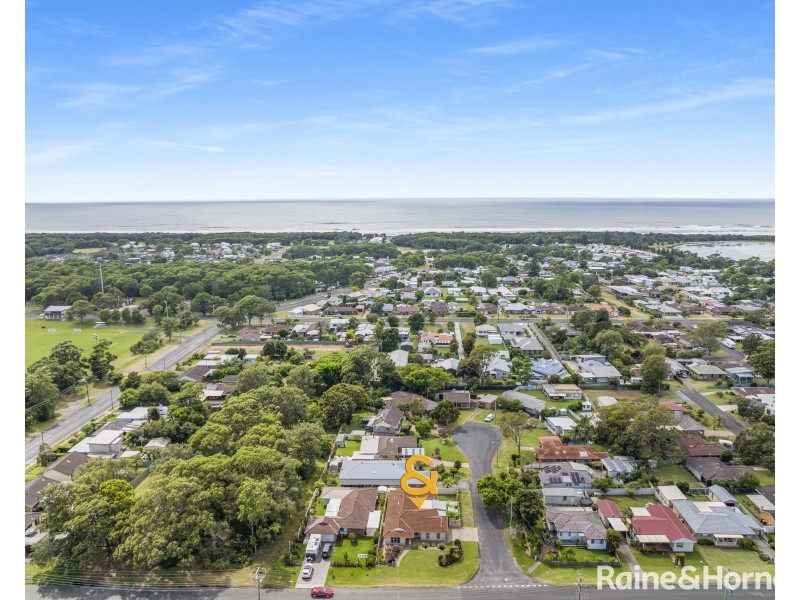 12 Golden Hill Avenue, Shoalhaven Heads NSW 2535