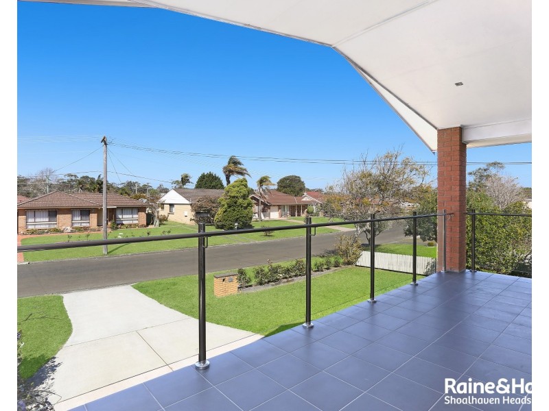 13 Oval Drive, Shoalhaven Heads NSW 2535