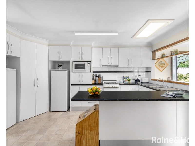 27 Amundsen Avenue, Shoalhaven Heads NSW 2535