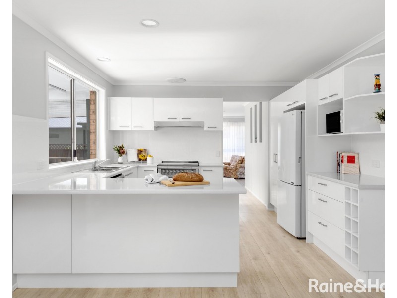 17 Lovegrove Street, Shoalhaven Heads NSW 2535