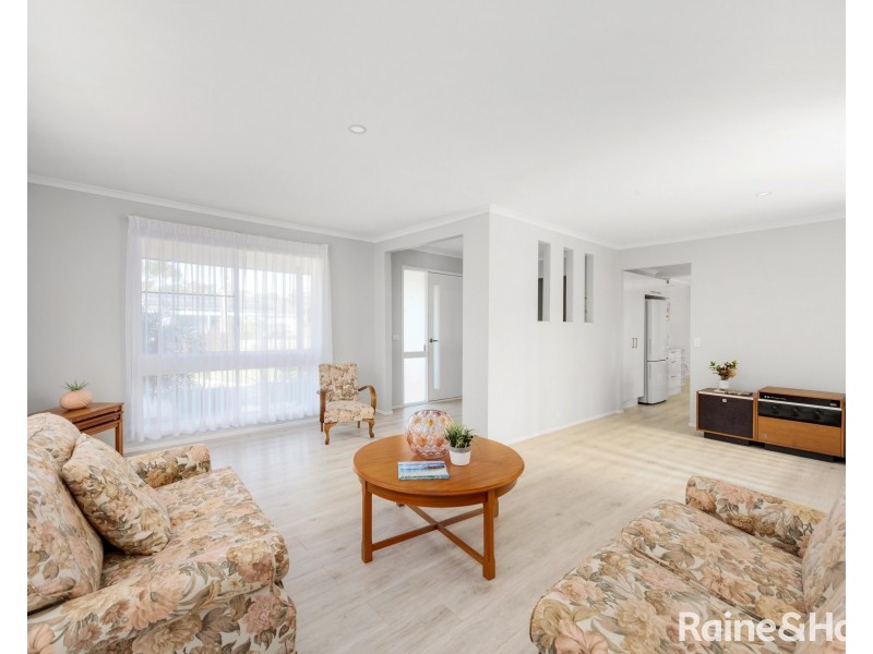 17 Lovegrove Street, Shoalhaven Heads NSW 2535