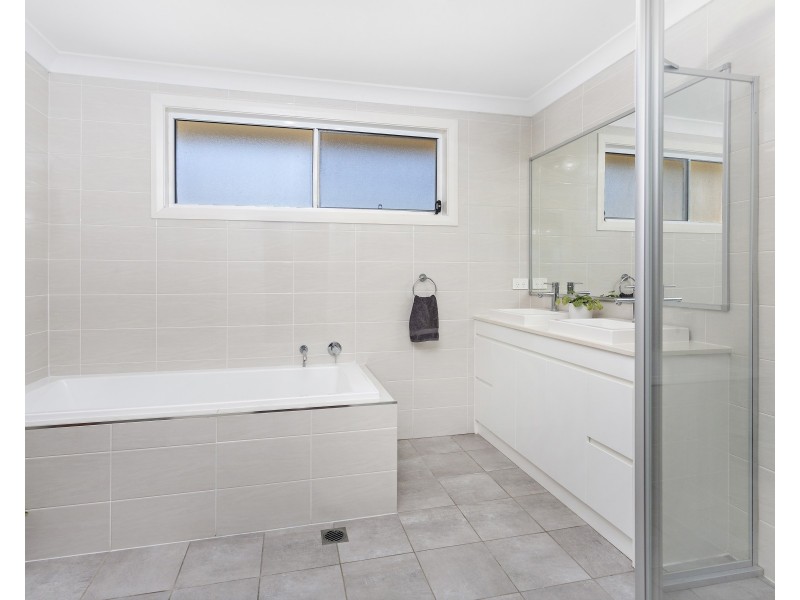 35 Bolt Street, Shoalhaven Heads NSW 2535