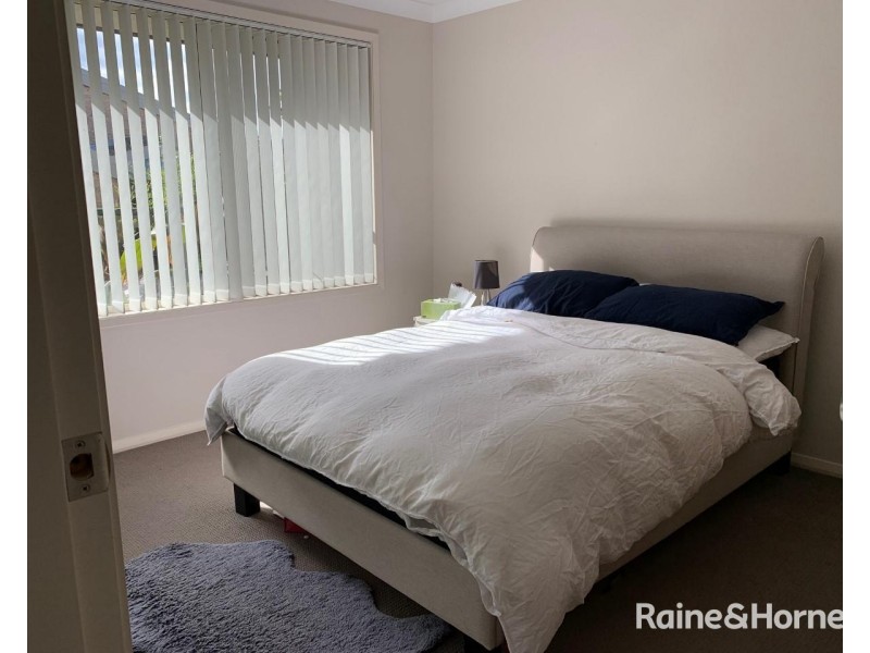 4/6 Waroo Place, Bomaderry NSW 2541