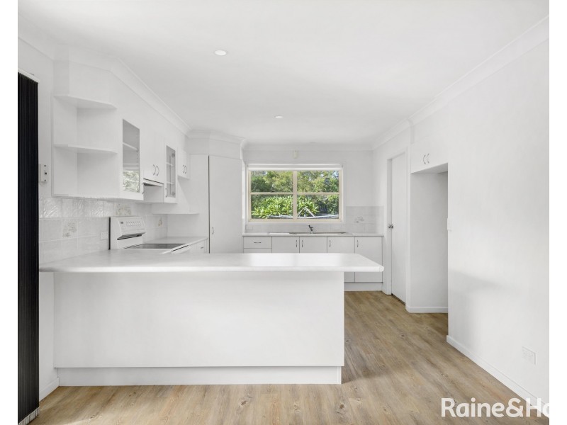 4 Turley Avenue, Bomaderry NSW 2541