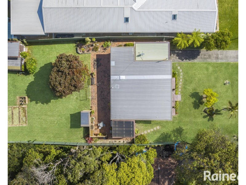 13 Bolt Street, Shoalhaven Heads NSW 2535
