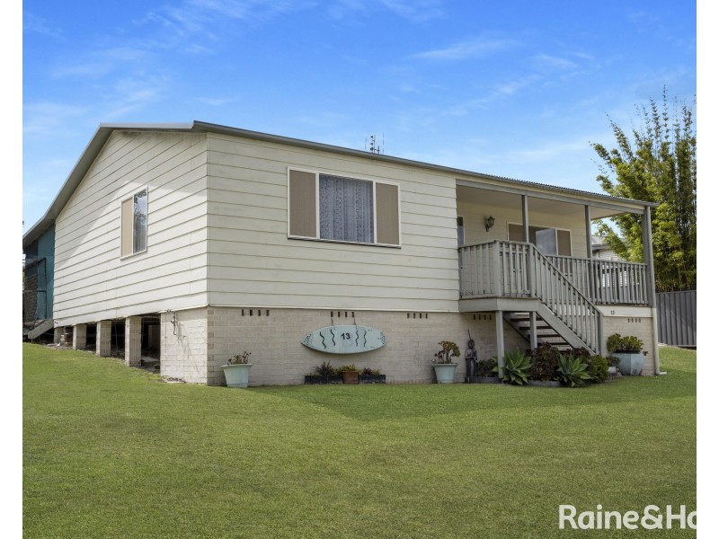 13 Renown Avenue, Shoalhaven Heads NSW 2535