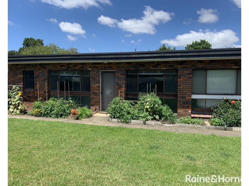 2/10 Crest Avenue, North Nowra NSW 2541