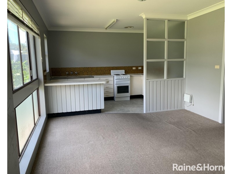 2/10 Crest Avenue, North Nowra NSW 2541