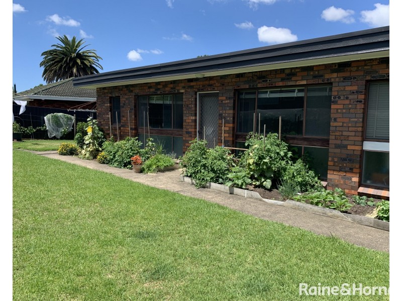2/10 Crest Avenue, North Nowra NSW 2541