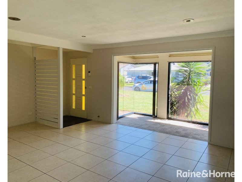 8 Meehan Avenue, Shoalhaven Heads NSW 2535