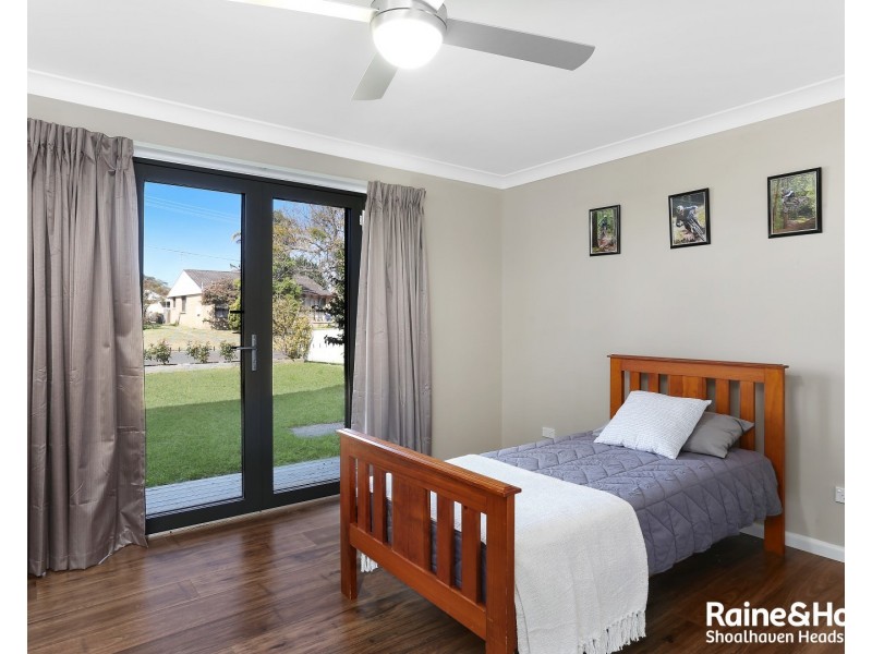 13 Oval Drive, Shoalhaven Heads NSW 2535