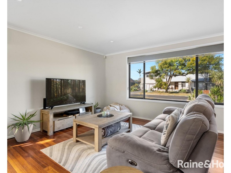 9 Lovegrove Street, Shoalhaven Heads NSW 2535