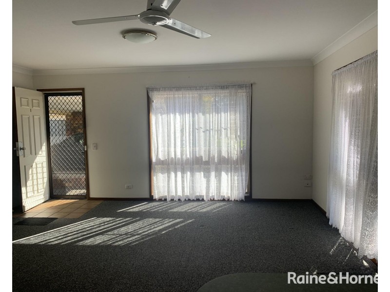 1/2 Campbell Place, Nowra NSW 2541