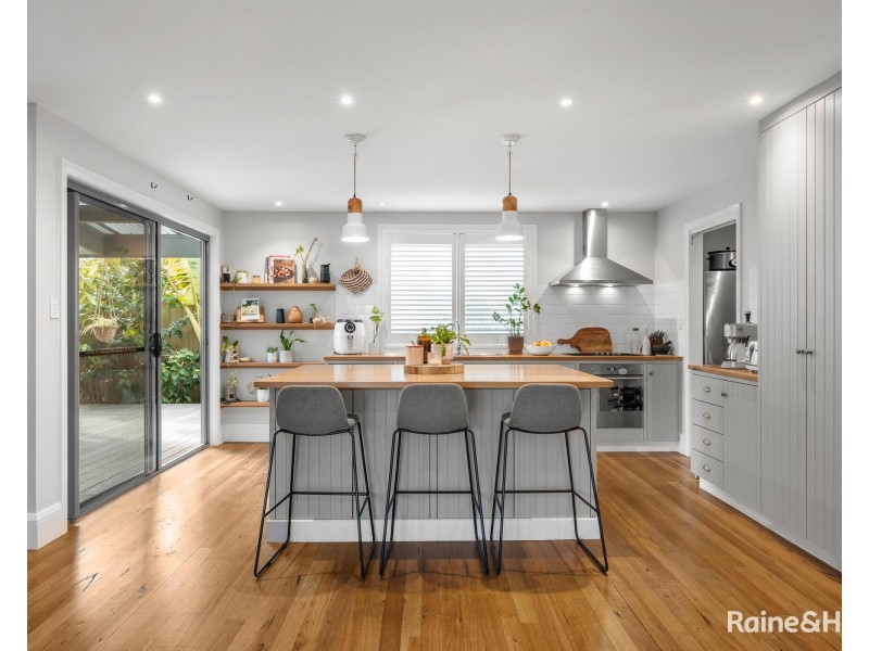 11 Heard Avenue, Shoalhaven Heads NSW 2535