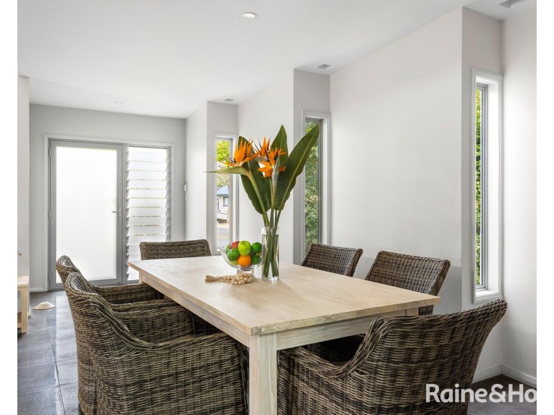 2 McIntosh Street, Shoalhaven Heads NSW 2535