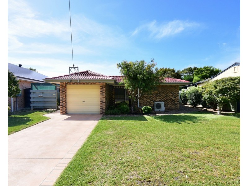 36 Oval Drive, Shoalhaven Heads NSW 2535