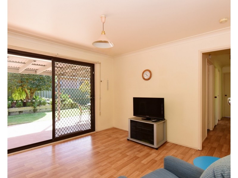 36 Oval Drive, Shoalhaven Heads NSW 2535