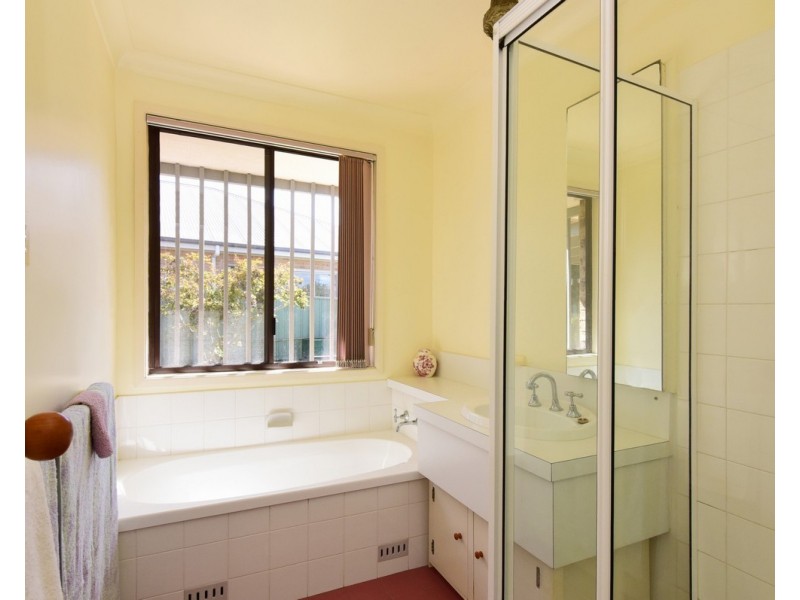 36 Oval Drive, Shoalhaven Heads NSW 2535