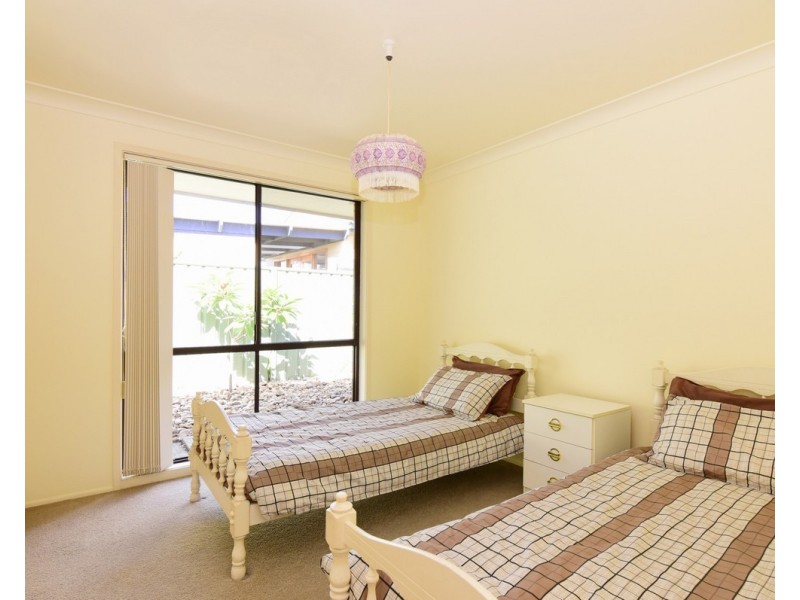 36 Oval Drive, Shoalhaven Heads NSW 2535