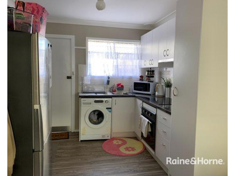 1/8 Crest Ave, North Nowra NSW 2541
