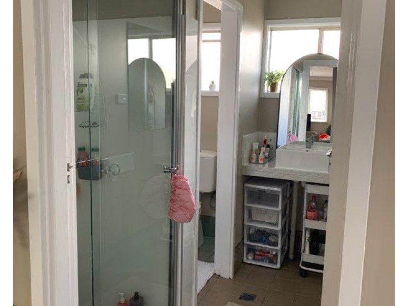 1/8 Crest Ave, North Nowra NSW 2541