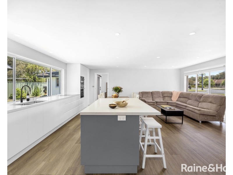 2 Woolstencraft Street, Shoalhaven Heads NSW 2535