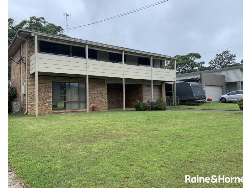 42 Shackleton Street, Shoalhaven Heads NSW 2535