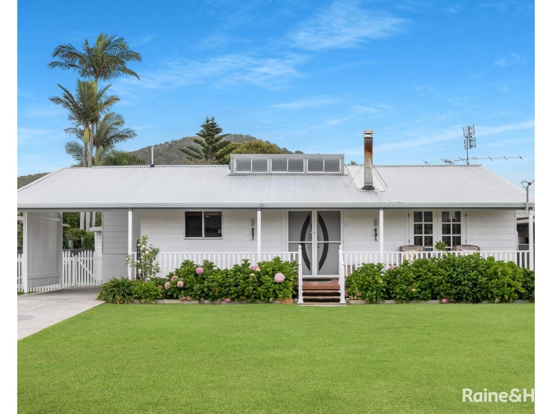 1 Oval Drive, Shoalhaven Heads NSW 2535