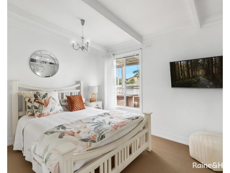 1 Oval Drive, Shoalhaven Heads NSW 2535