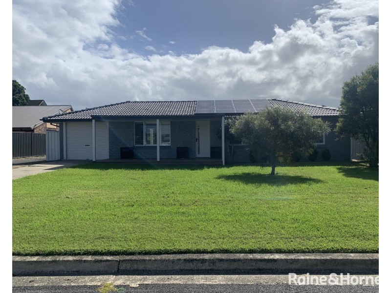 12 Cheltenham Drive, Shoalhaven Heads NSW 2535