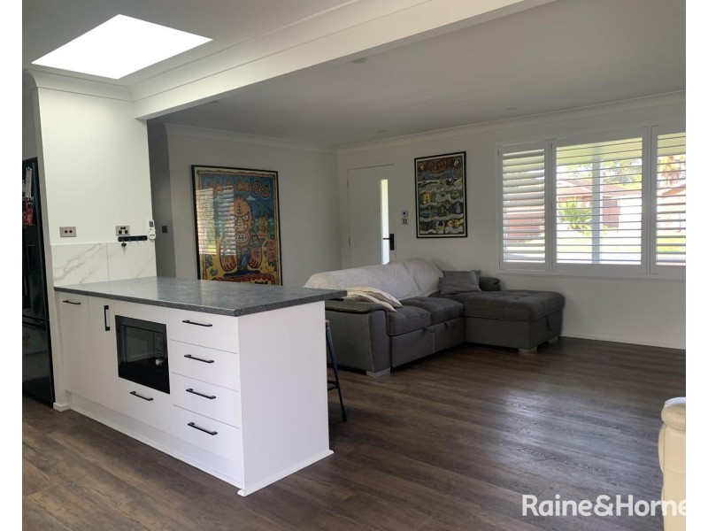 12 Cheltenham Drive, Shoalhaven Heads NSW 2535