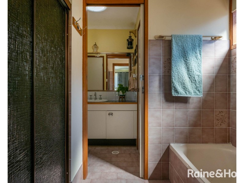 6 Davison Drive, Shoalhaven Heads NSW 2535