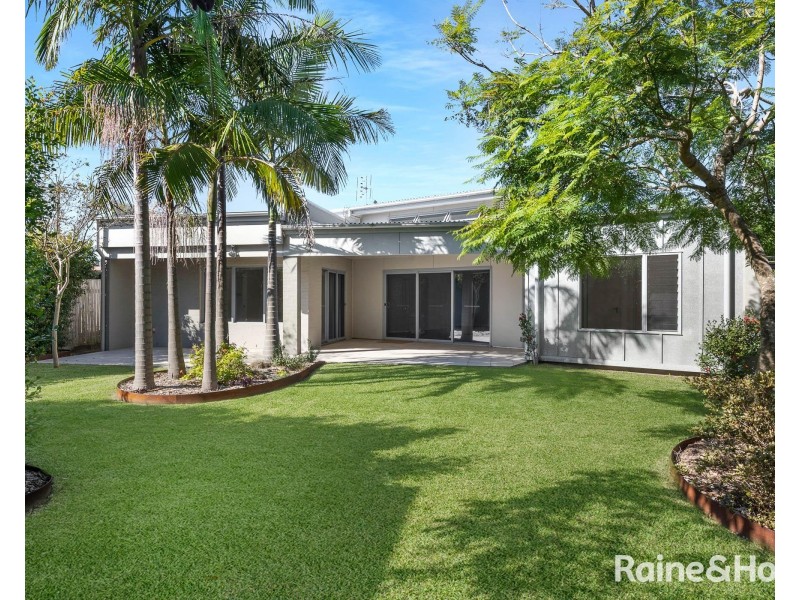 2 McIntosh Street, Shoalhaven Heads NSW 2535