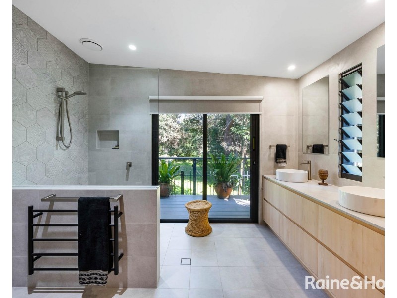 125 Jerry Bailey Road, Shoalhaven Heads NSW 2535