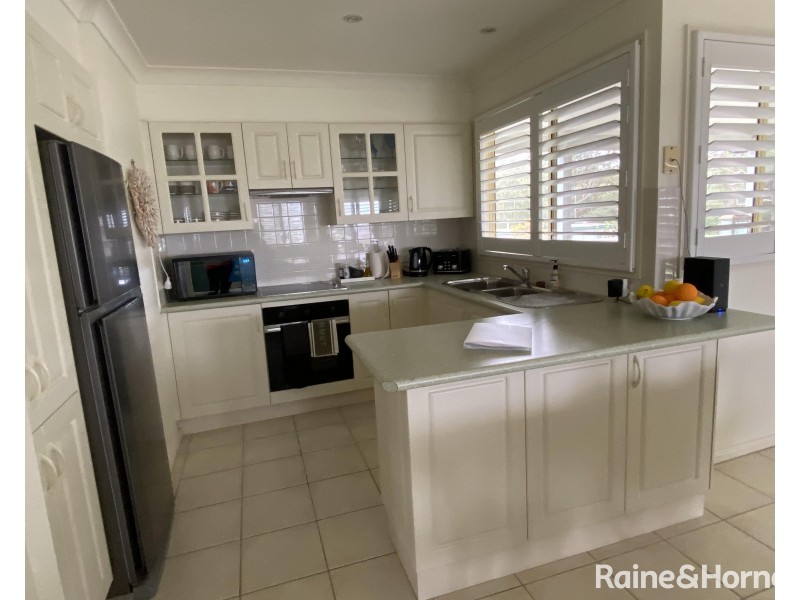 24 Hay Avenue, Shoalhaven Heads NSW 2535