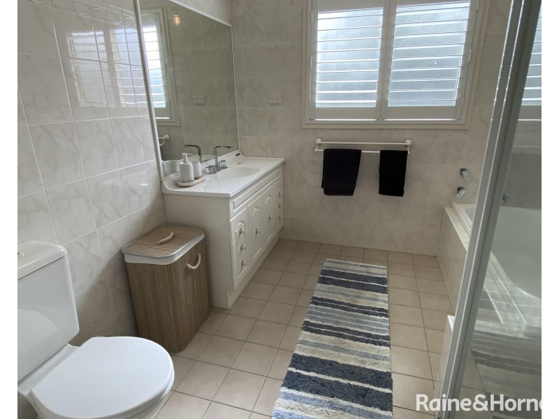 24 Hay Avenue, Shoalhaven Heads NSW 2535