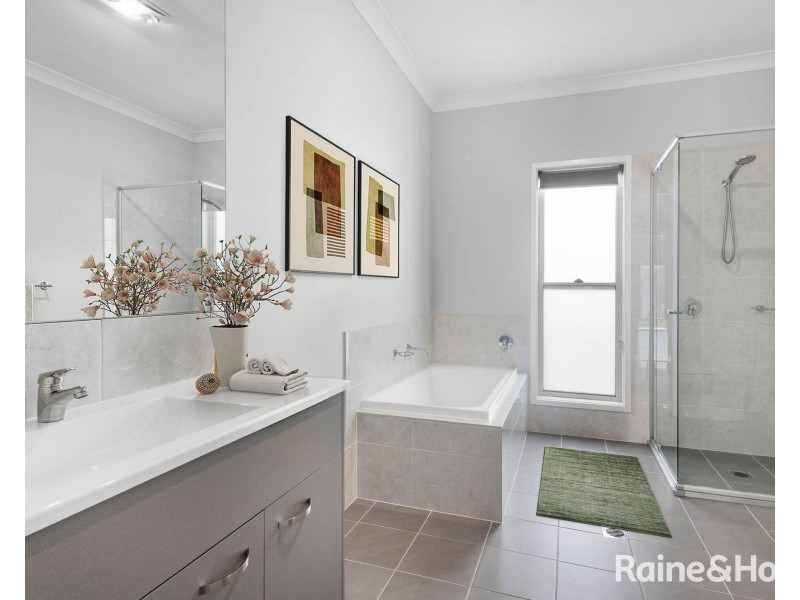 13A Renown Avenue, Shoalhaven Heads NSW 2535