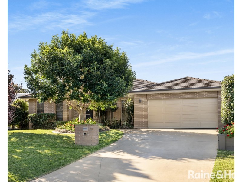 62 Emerald Drive, Meroo Meadow NSW 2540