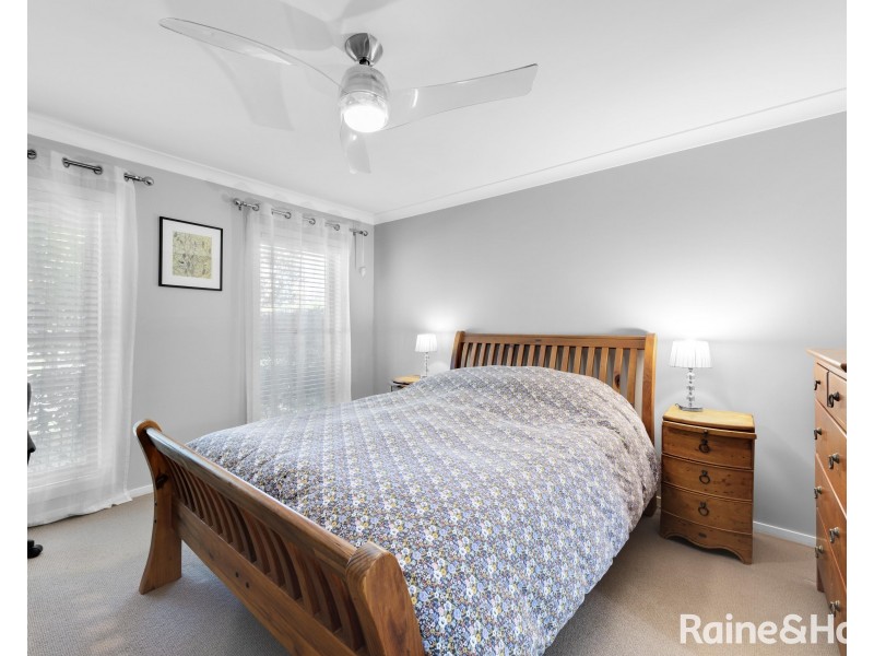 62 Emerald Drive, Meroo Meadow NSW 2540