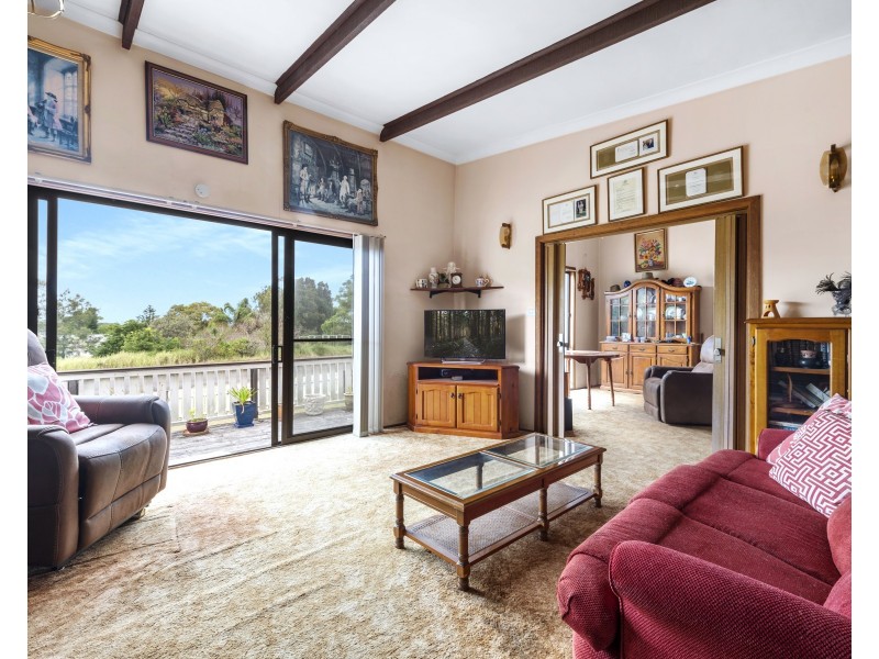 24 McIntosh Street, Shoalhaven Heads NSW 2535