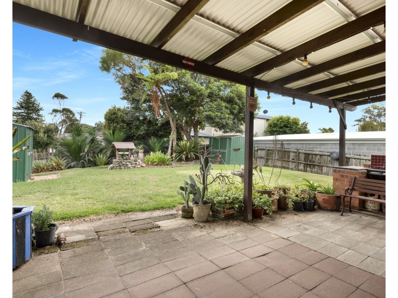 24 McIntosh Street, Shoalhaven Heads NSW 2535