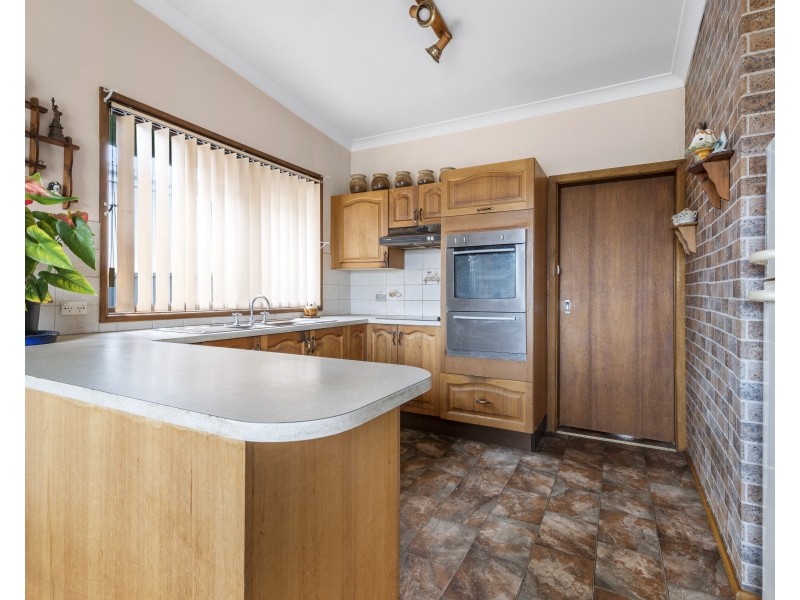 24 McIntosh Street, Shoalhaven Heads NSW 2535